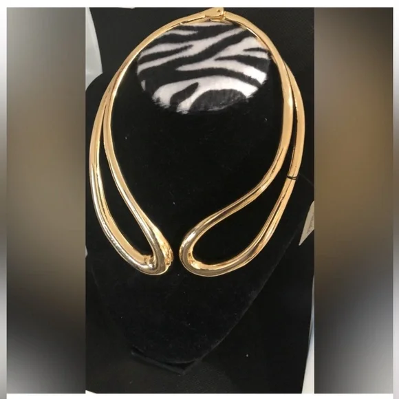 House of Harlow 1960 gold tone double bar curved hinged choker style necklace - Picture 3 of 14